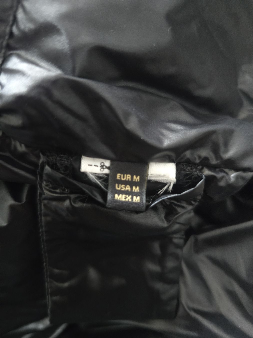 Massimo Dutti Giacche: Doudoune Massimo Dutti, taille M, Noir, comme neuve! – Usato da Mont-sur-Lausanne venduto da Didinho 3
