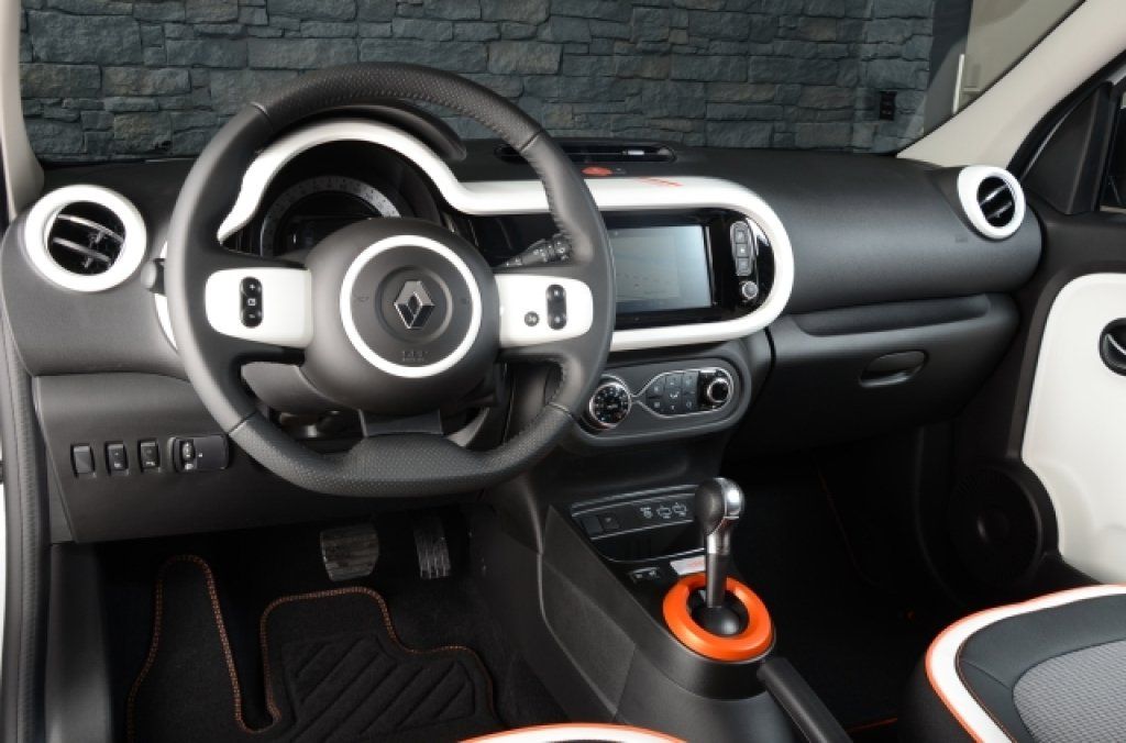 Renault Automobili: RENAULT TWINGO VIBES ELECTRIC - EINTAUSCH MÖGLICH – Usato da Avenches venduto da BOOTTRANSPORTE 6
