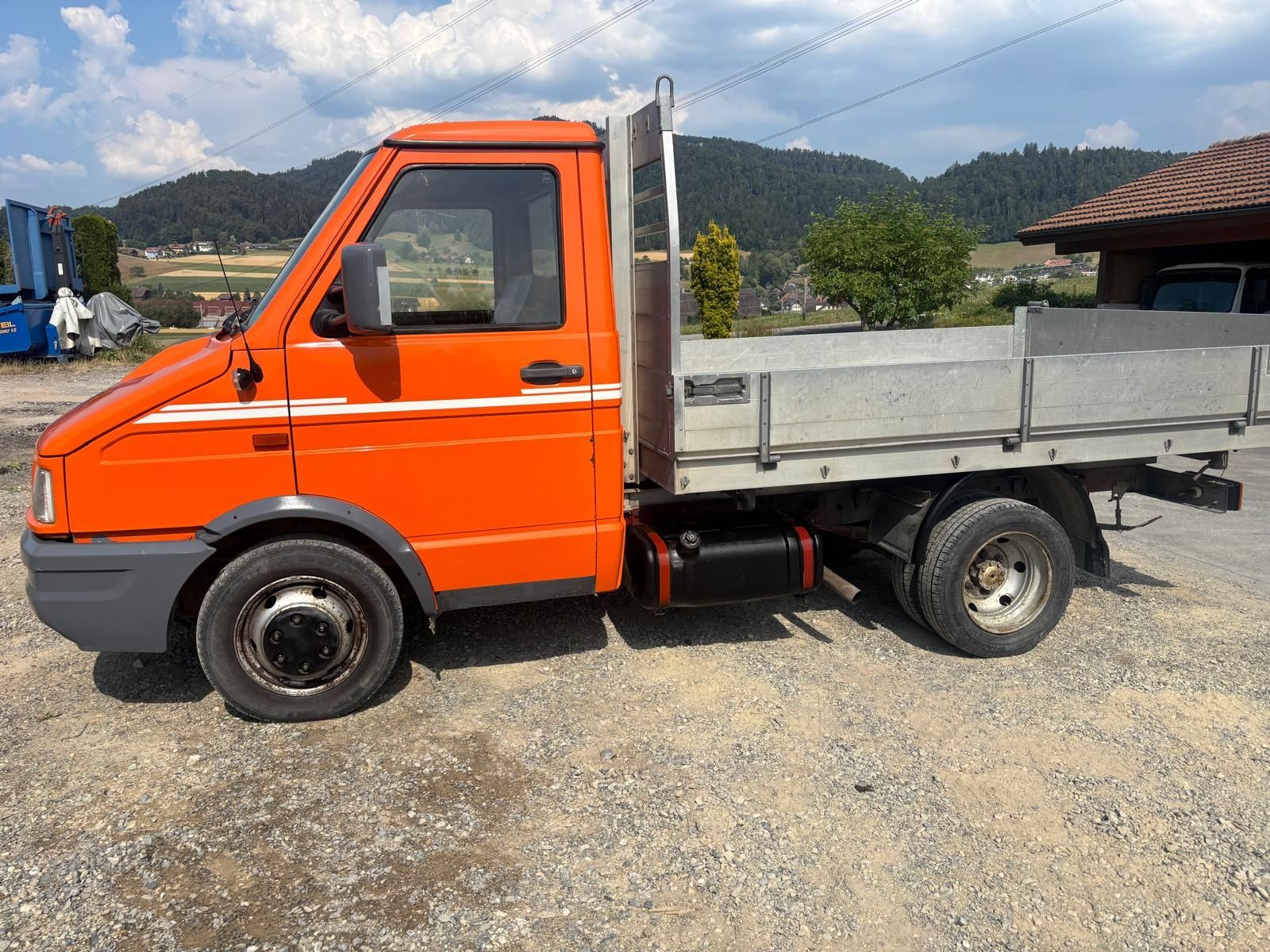 Iveco Véhicules utilitaires: Iveco, Kipper – Défectueux à Brenzikofen par Nramseier
