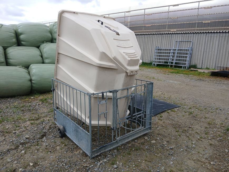 Gabbie, trasporto & Sicurezza: Kälberiglu – Usato da Esslingen venduto da ric_ly2m 3