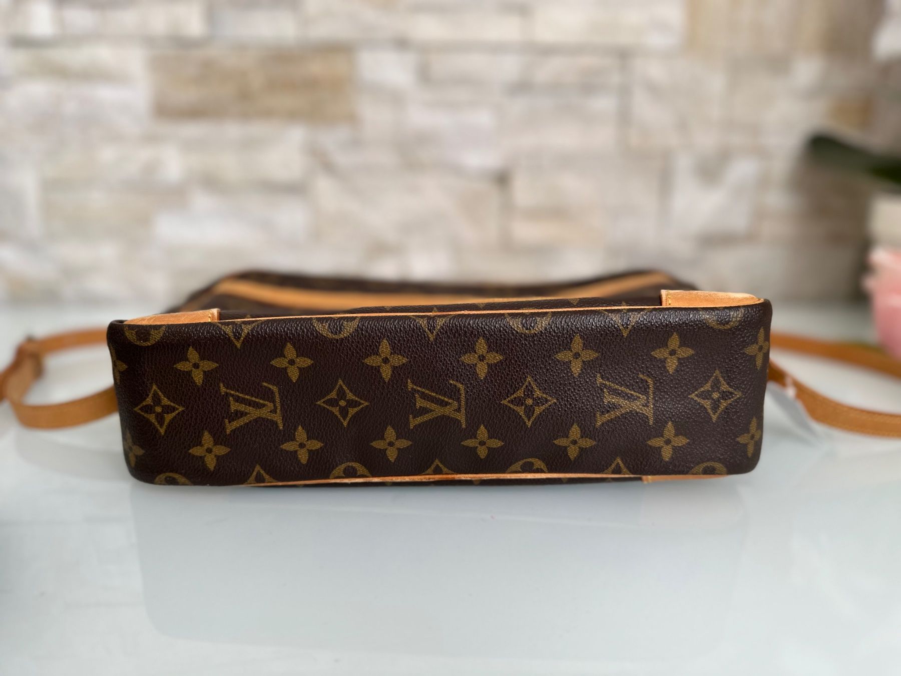 Louis Vuitton Taschen für Damen: Louis Vuitton Teocadero Canvas  -Nr. 1054 – Gebraucht aus Hittnau von LuxAndMore 4