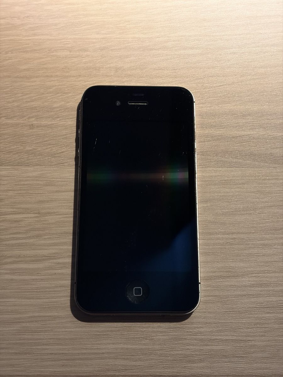 Apple Handys / Smartphones: 2x iPhone 4 Black / White – Defekt aus Winterthur von korrupcioner 1