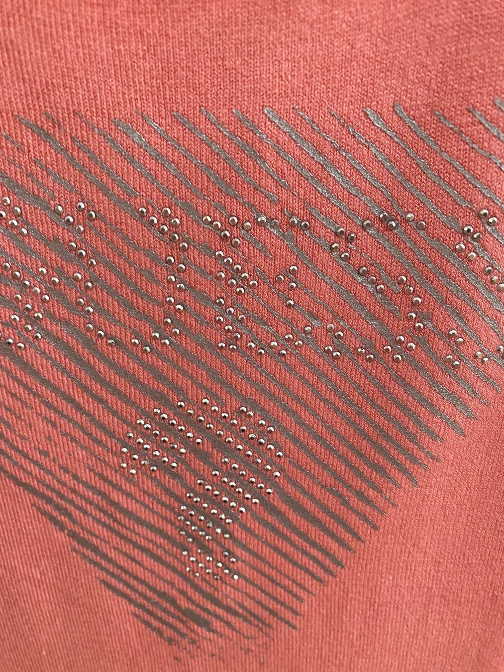 Guess T-shirt: Guess Top.!! 🌸 – Usato da Opfikon venduto da Luis144 1