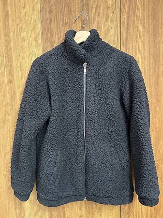schwarze Teddyjacke