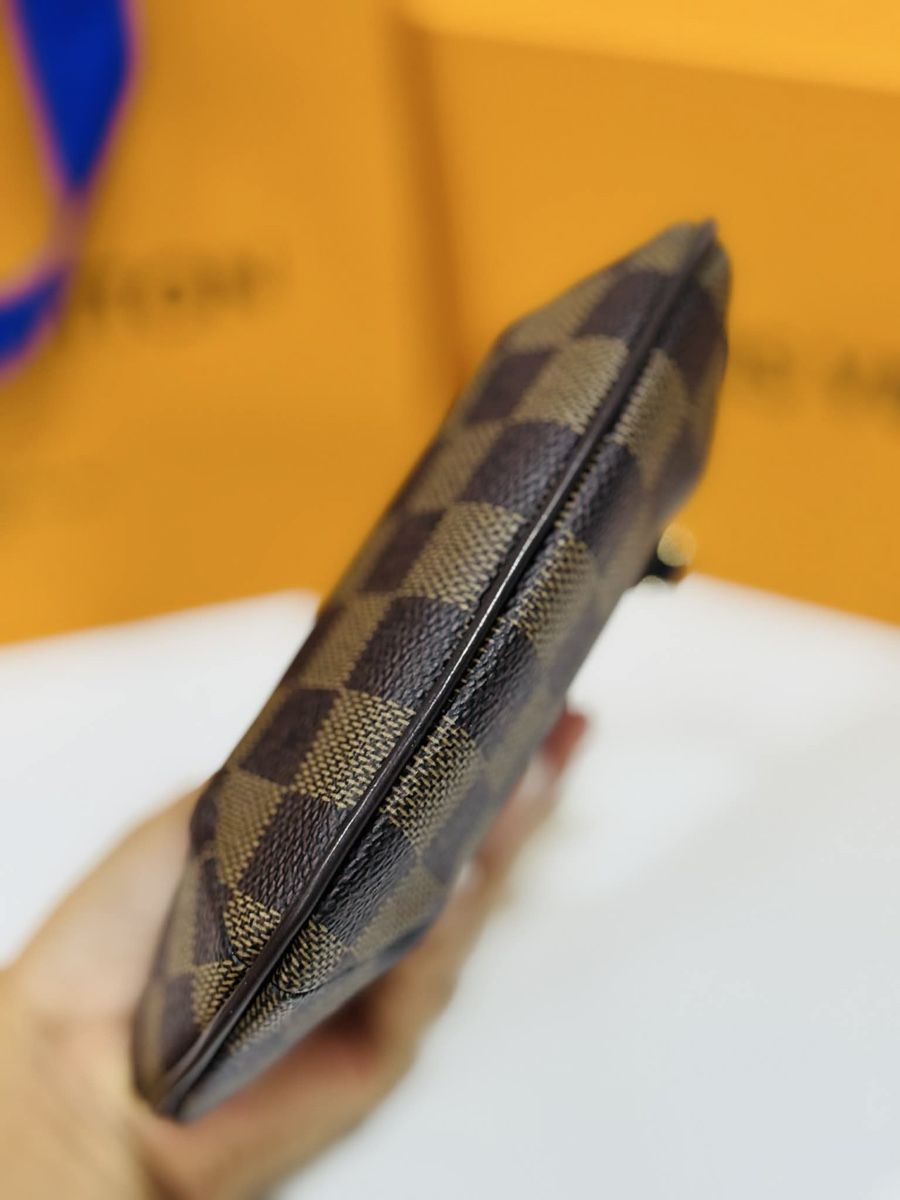 Louis Vuitton Borse da donna: Louis Vuitton Manosque Pochette im Damier Ebene – Usato da Widnau venduto da Pukpan_99 4