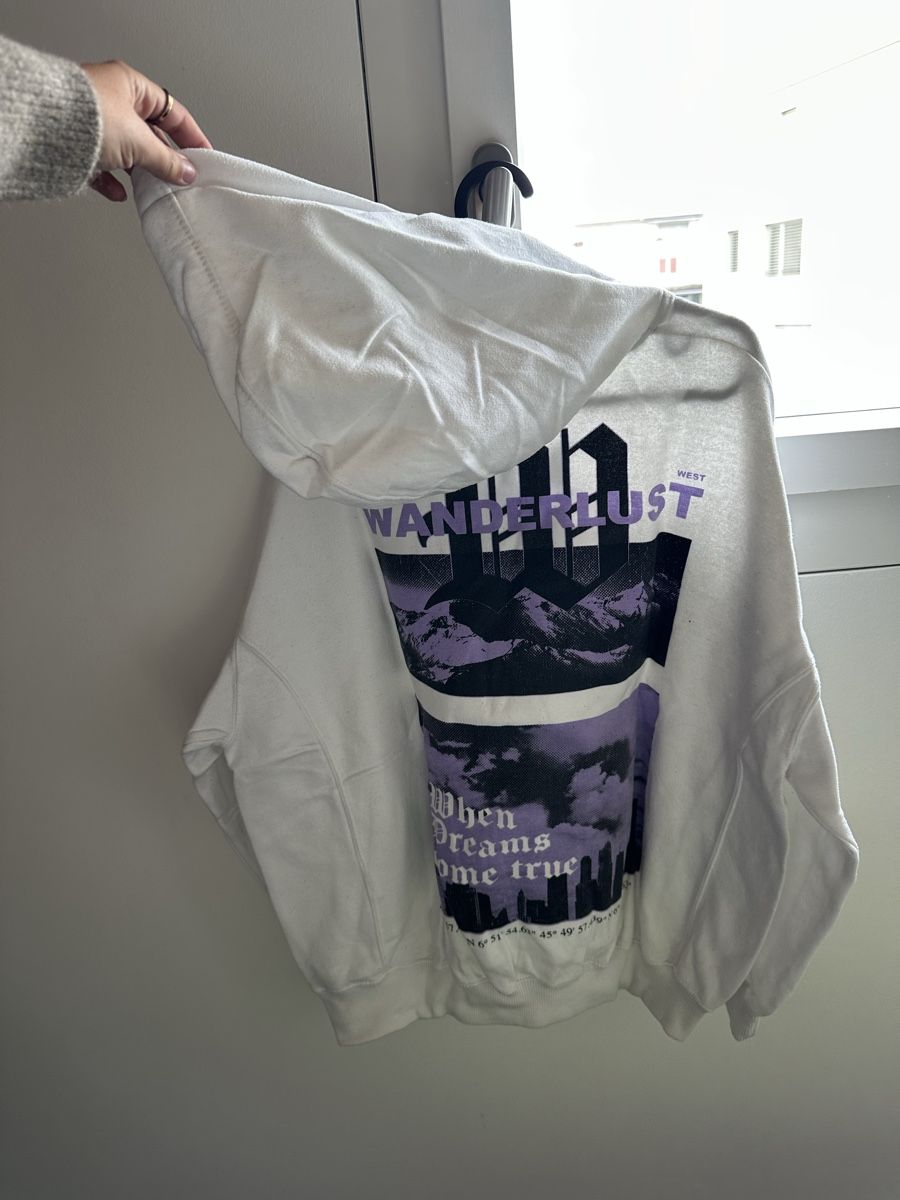 Maglioni & Felpe: Wanderlust Hoodie – Usato da Romanshorn venduto da laa_279h 1