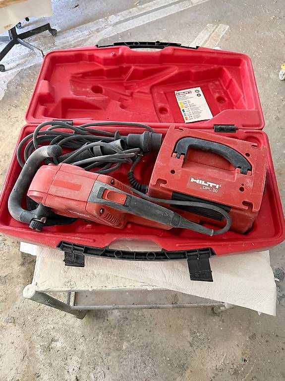 Aiguiseuses & polisseuses: Hilti Betonschleifer DPC 20 – D'occasion à Arosa par bee_m999