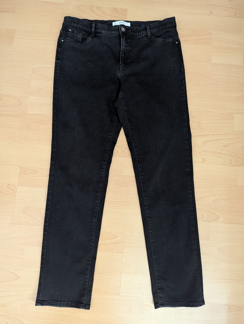 Brax Jeans: jean brax 42 noir – Usato da Montreux venduto da dem_gyt9