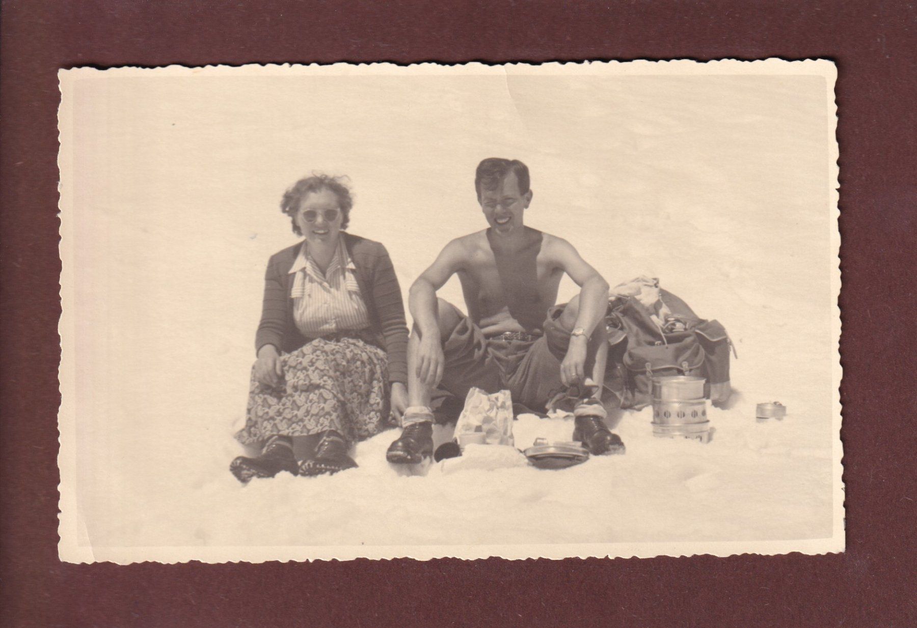 Cartoline postali: Photo - DANS LA NEIGE – Usato da Pully venduto da nicecards