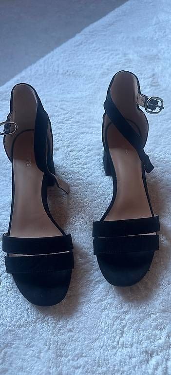 Scarpe da donna: Graceland Stiefelette Grösse 38 schwarz  – Usato da Rünenberg venduto da Dgn_63 1