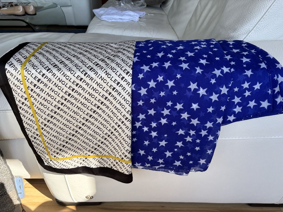 Foulard & Sciarpe: PRINGLE: Set de DEUX Foulards – Usato da Chardonne venduto da teenyweeny