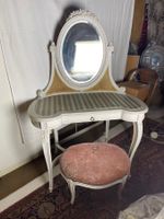 Coiffeuse style Louis XVI avec tabouret et table d'appoint