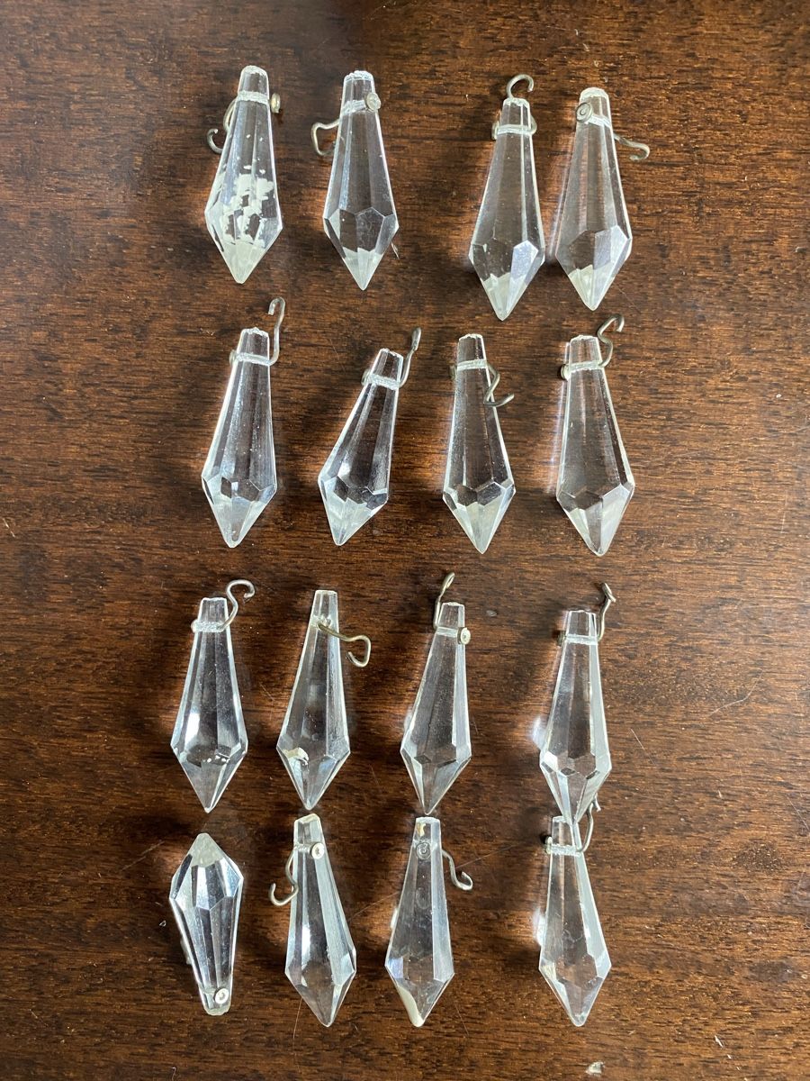 Swarovski Tutte le decorazioni: 16 pampilles Swarovski  – Usato da Genève venduto da Mar7319