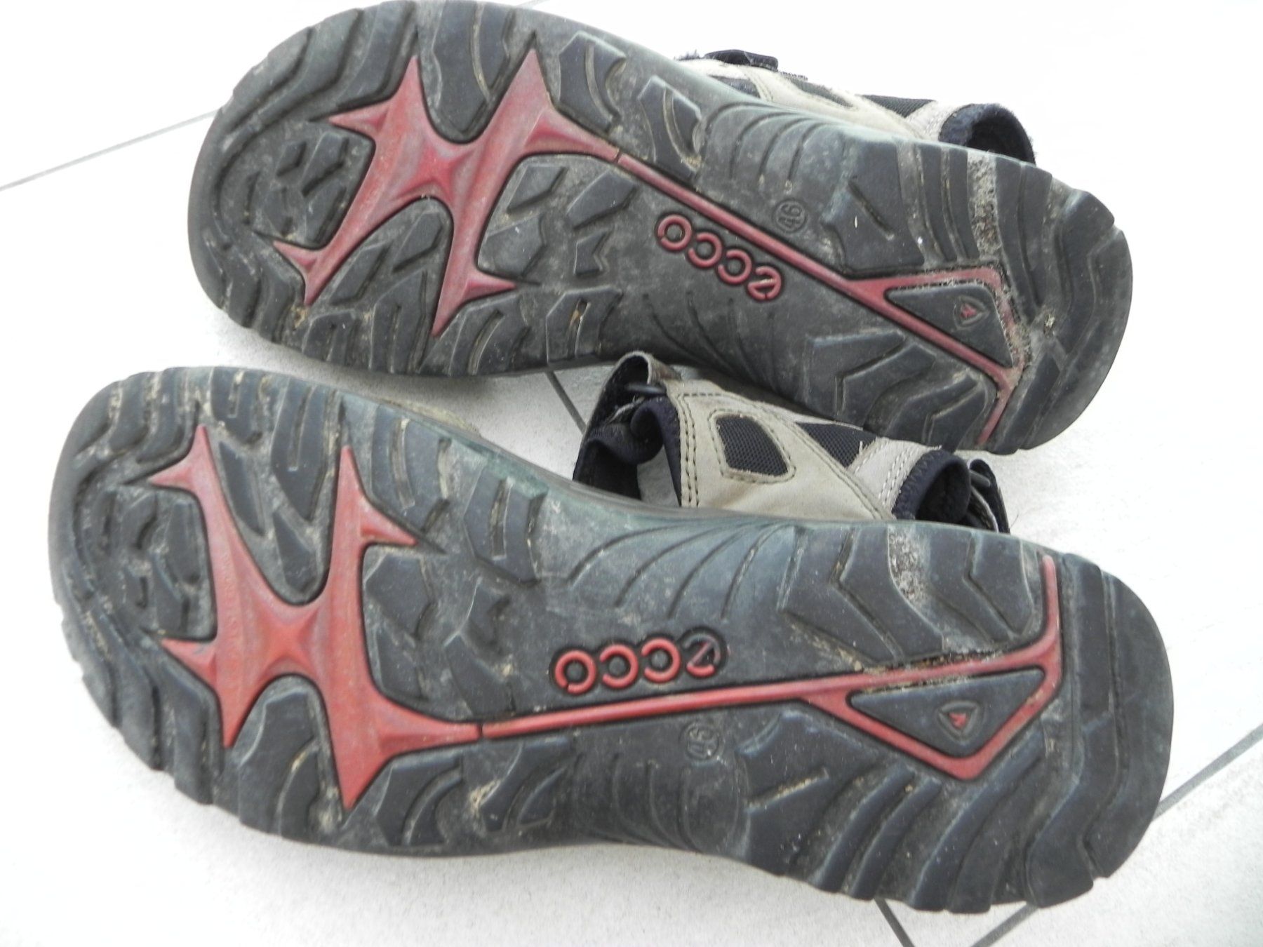 Ecco Scarpe da uomo: Sandalen Ecco Herren Grösse 46 – Usato da Stallikon venduto da pcerny16 4