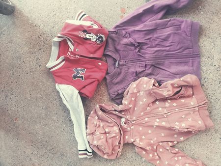 Lot de 3 jaquette pour enfant taille 98 bon etat général