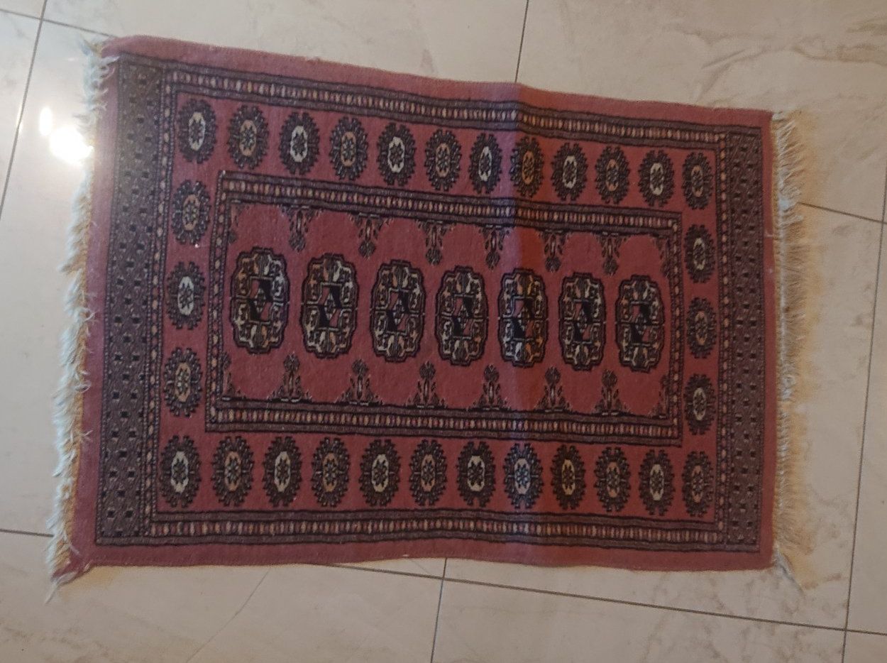 Tapis: Alter Teppich – D'occasion à Grenchen par Zombiepolizist