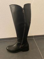 Neuer schicker schwarzer Stiefel, Grösse 39