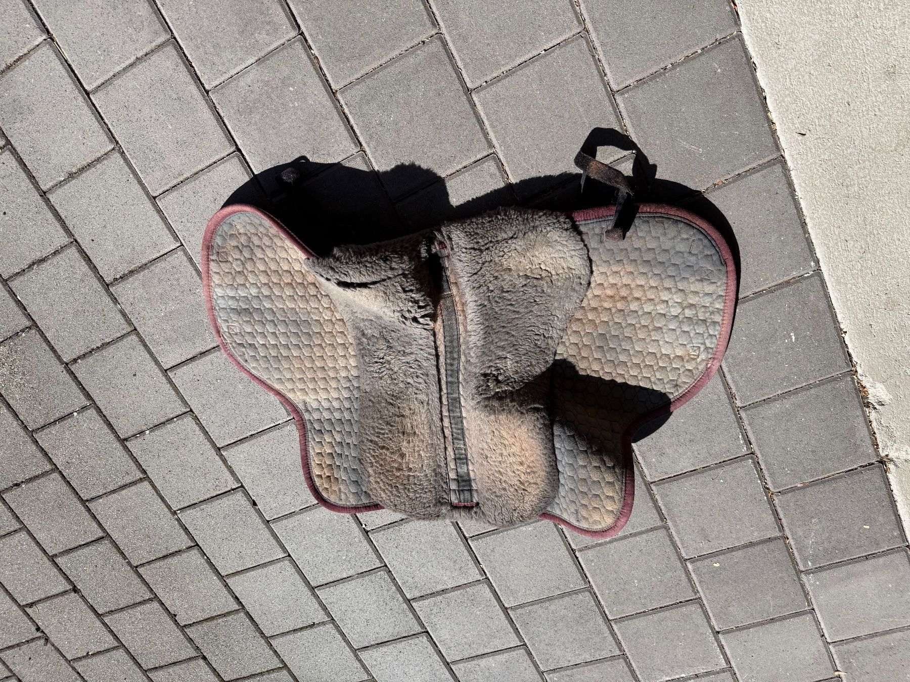 Couvertures: Lammfellschabracke – D'occasion à Fehraltorf par viv_8nfb 1