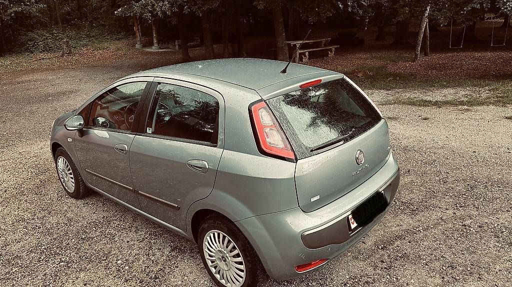 Autos: Fiat Punto 1.4 EVO – D'occasion à Montagny-la-Ville par gon_9zbq 2