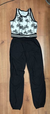 Esmara Palm Tree Crop Top & Chicorée Black Joggers Set XS/S