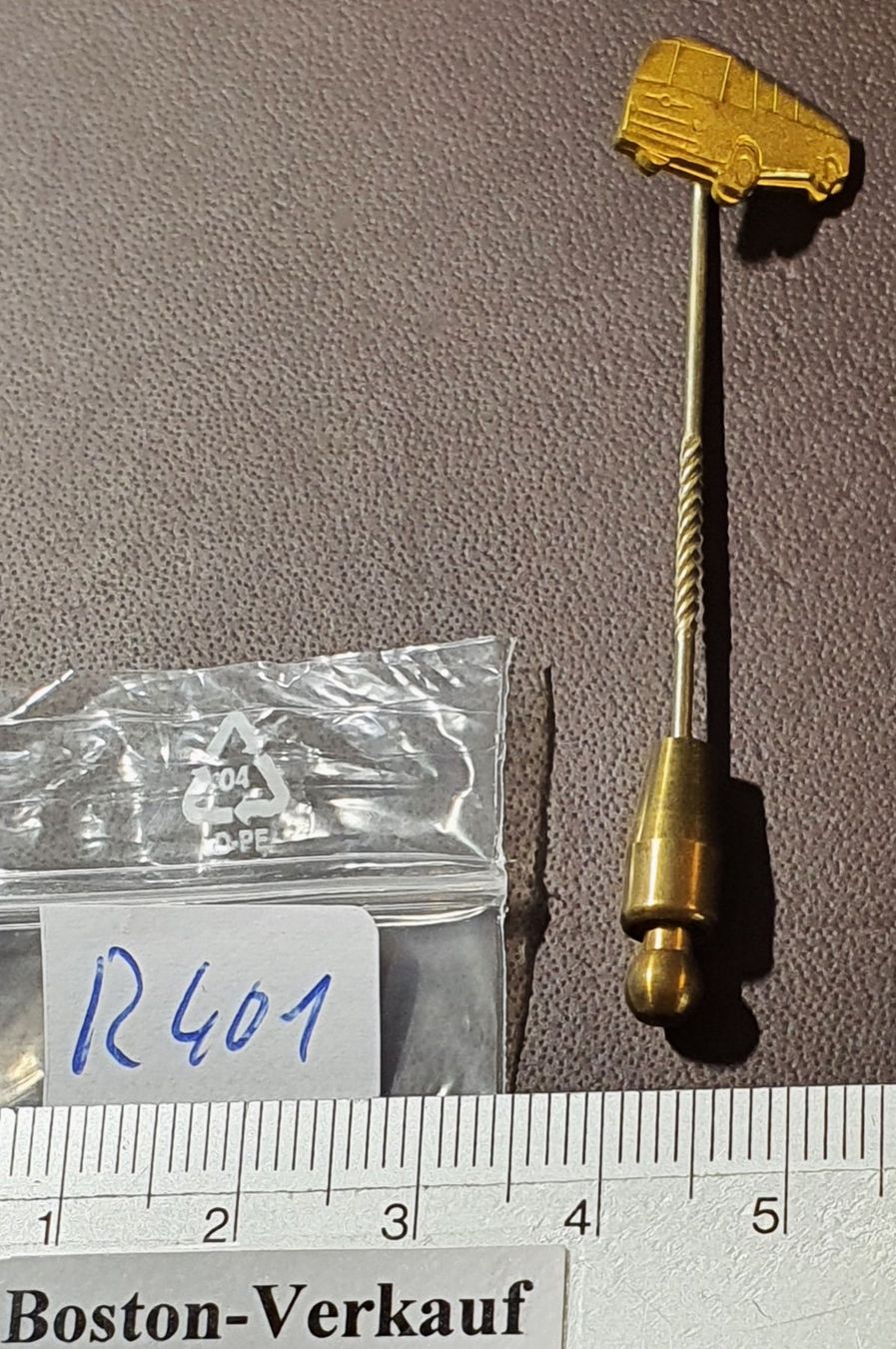 Spille & Fermagli: R401 - Alte Anstecknadel goldiger Bus Postauto FBW – Usato da Reinach BL venduto da Boston-Verkauf 3