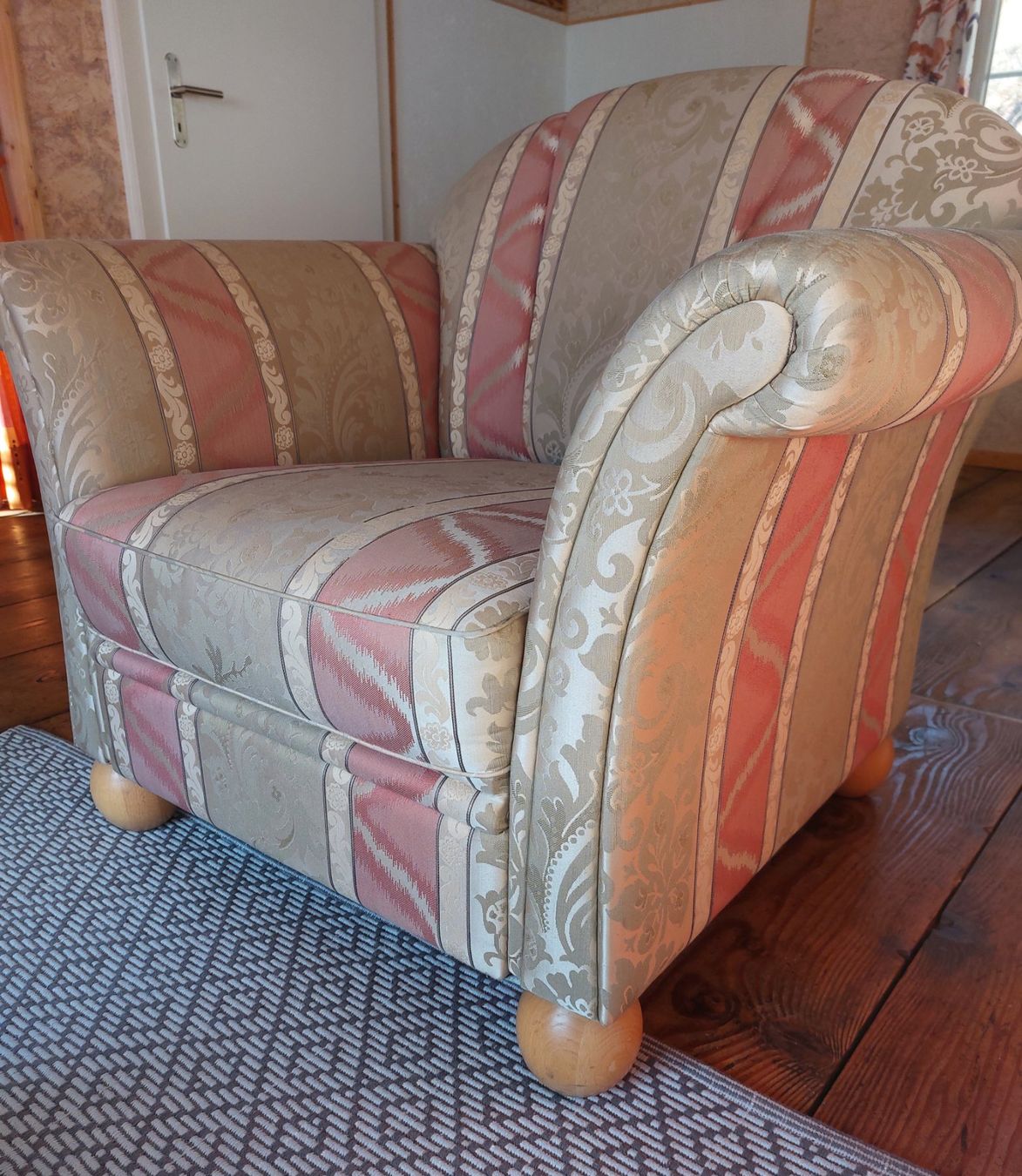 Divani: nostalgische Vintage Sitzgarnitur mit edlen Holzkugelfüssen – Usato da Bazenheid venduto da Huzi60 2