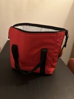 Sac isotherme rouge parfait pour pique-nique d'été!