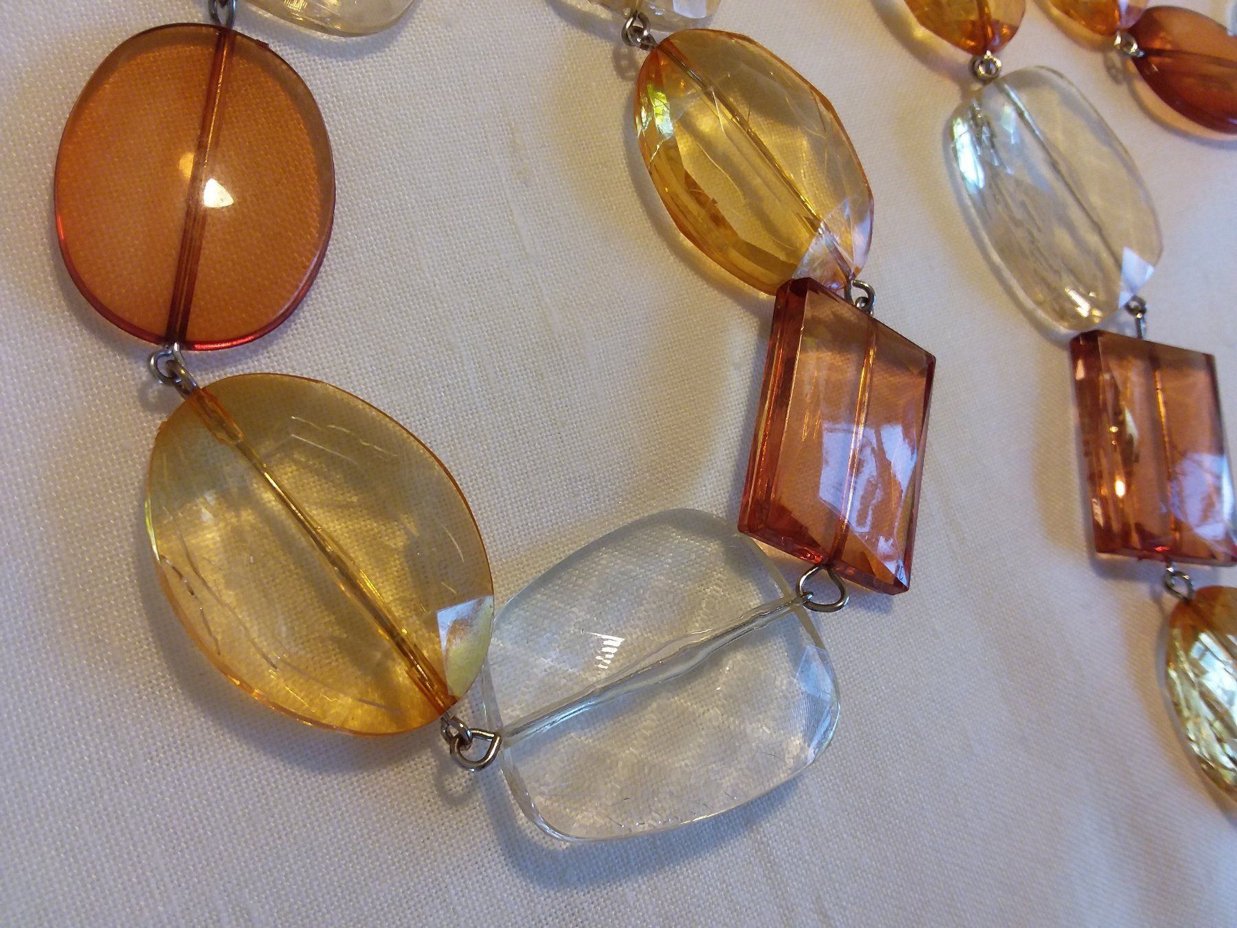 Ketten: Vintage Statement-Kette mit grossen Plexiglas Perlen ca1975 – Gebraucht aus Zürich von sanwit 2