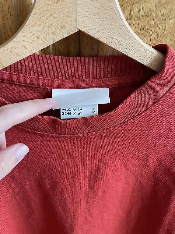 Pullover & Sweatshirts: H&M Langarmshirt Rot – Gebraucht aus Dübendorf von LeonhardsRicardo 1