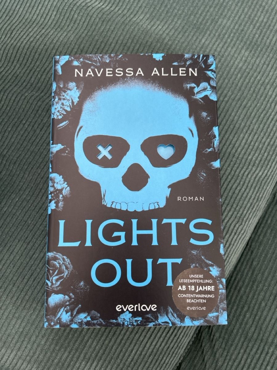 Livres: Lights Out- Navessa Allen – Neuf (Voir description) à Mollis par elementary_particles