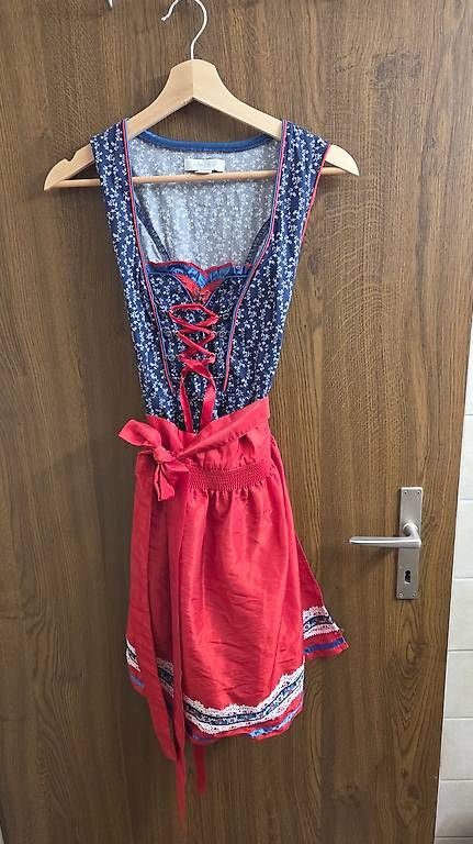 Kleider: Dirndl – Gebraucht aus Stadel von Robinnadja