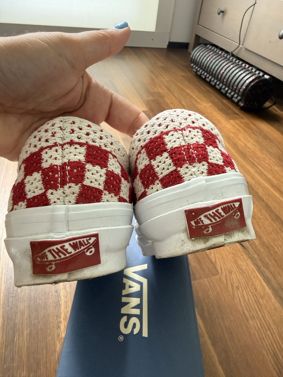 Vans Scarpe da uomo: Vans Classic Slip On 98 Red Size 38  – Nuovo (secondo la descrizione) da Uerikon venduto da kpr_t5k2 2