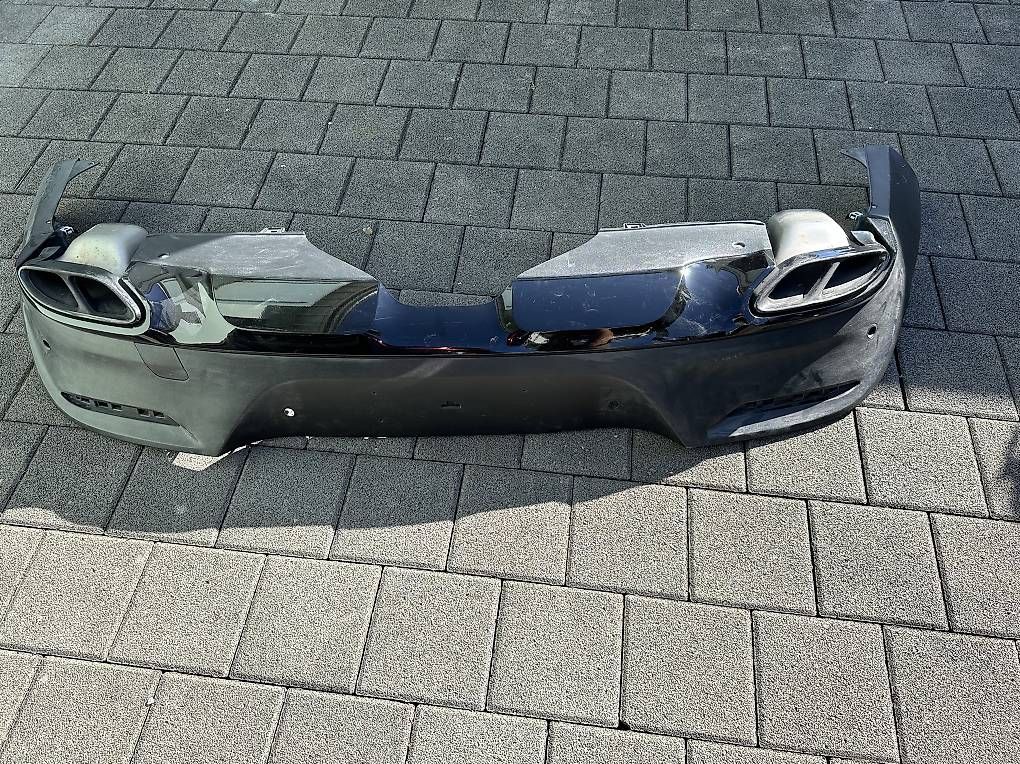 Tutti pezzi di ricambio auto: GLE AMG Heckdifusor  – Usato da Knonau venduto da Piere6 1