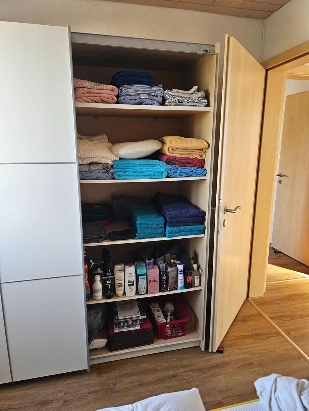 Armadi: Schiebetür Schrank – Usato da Wolfwil venduto da Renate.C 1