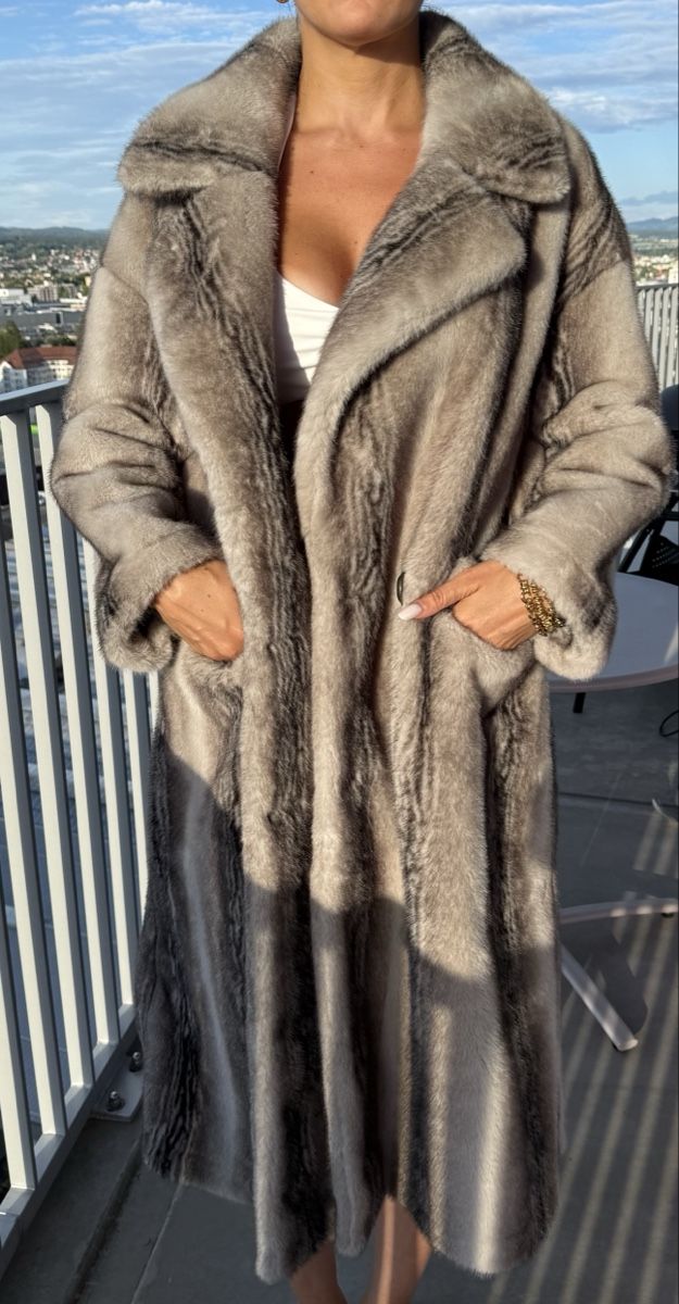 Manteaux: Kunstpelzmantel Grau Grösse L – D'occasion à Dübendorf par ReLoved_Fashion_ZH