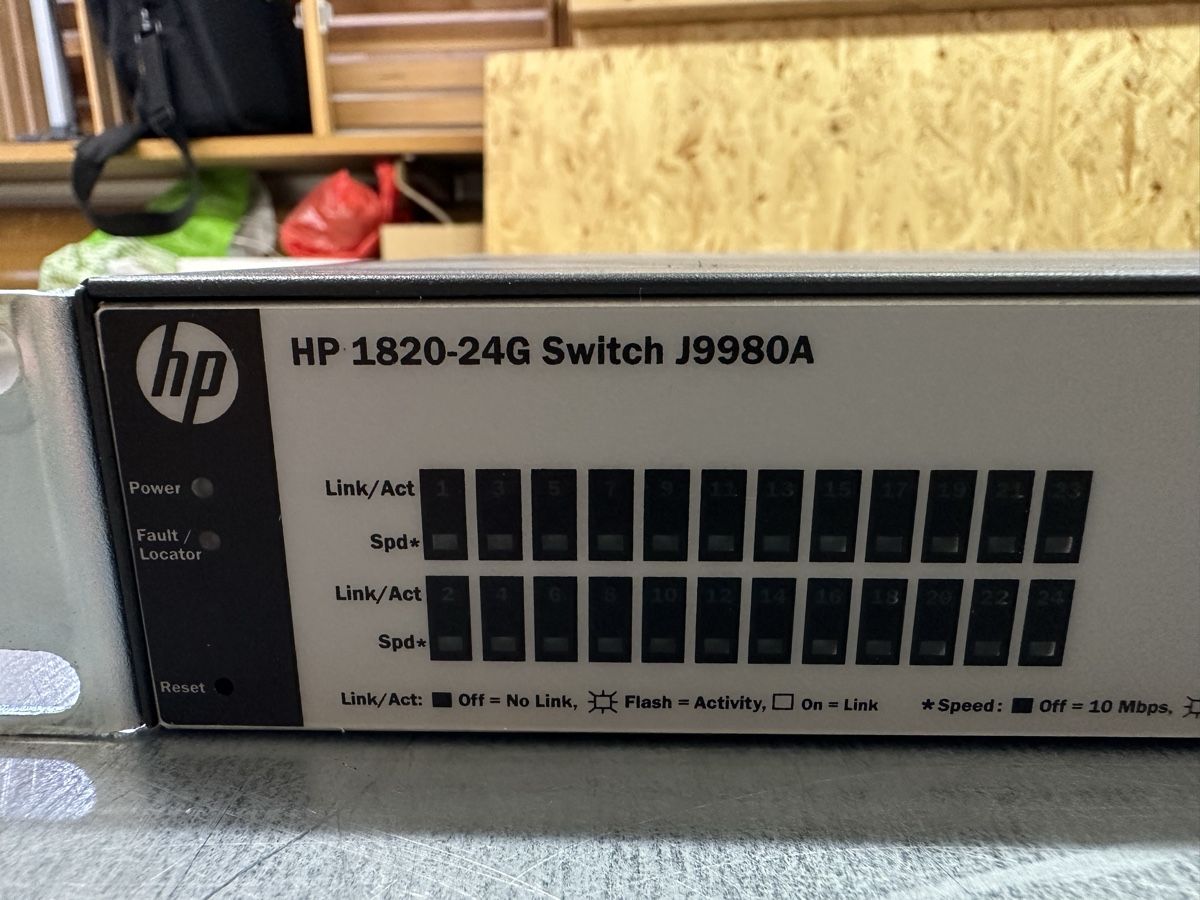 Hewlett Packard Hub & Switch: HP 1820-24G Switch J9980A – Usato da Luzern venduto da FrankGroebel