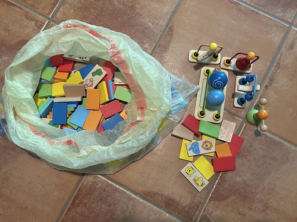 Spiele: Holzspielzeug, Spielwaren, Bausteine, Farbmix – Gebraucht aus Bachenbülach von blechkuh 2