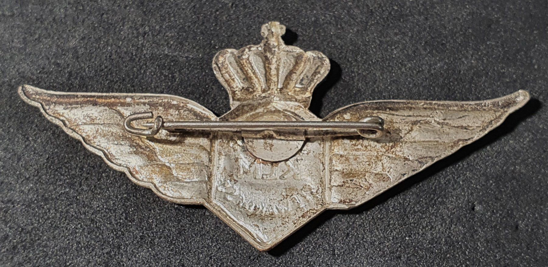 Plaquettes & Badges: GG127 - Alte Brosche Fluggesellschaft KLM Junior Stewardess – D'occasion à Reinach BL par Boston-Verkauf 1