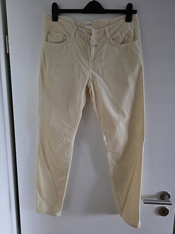 Closed Pantaloni: CLOSED Cordhose  Grösse 29  Creme – Usato da Frümsen venduto da mar_7jzg