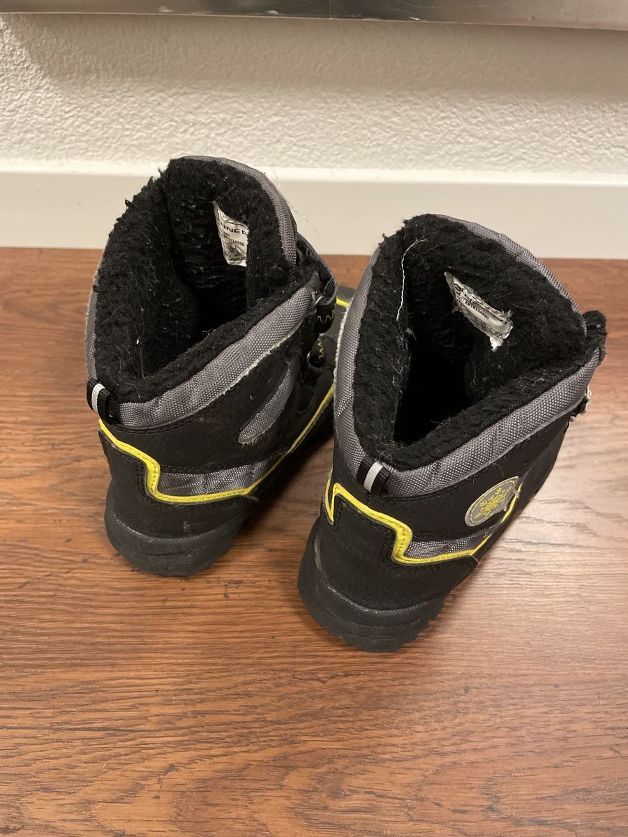 Scarpe per ragazzi: Alpine Pro KIbbi Winterstiefel Size EU28 – Usato da Uznach venduto da Player6 2