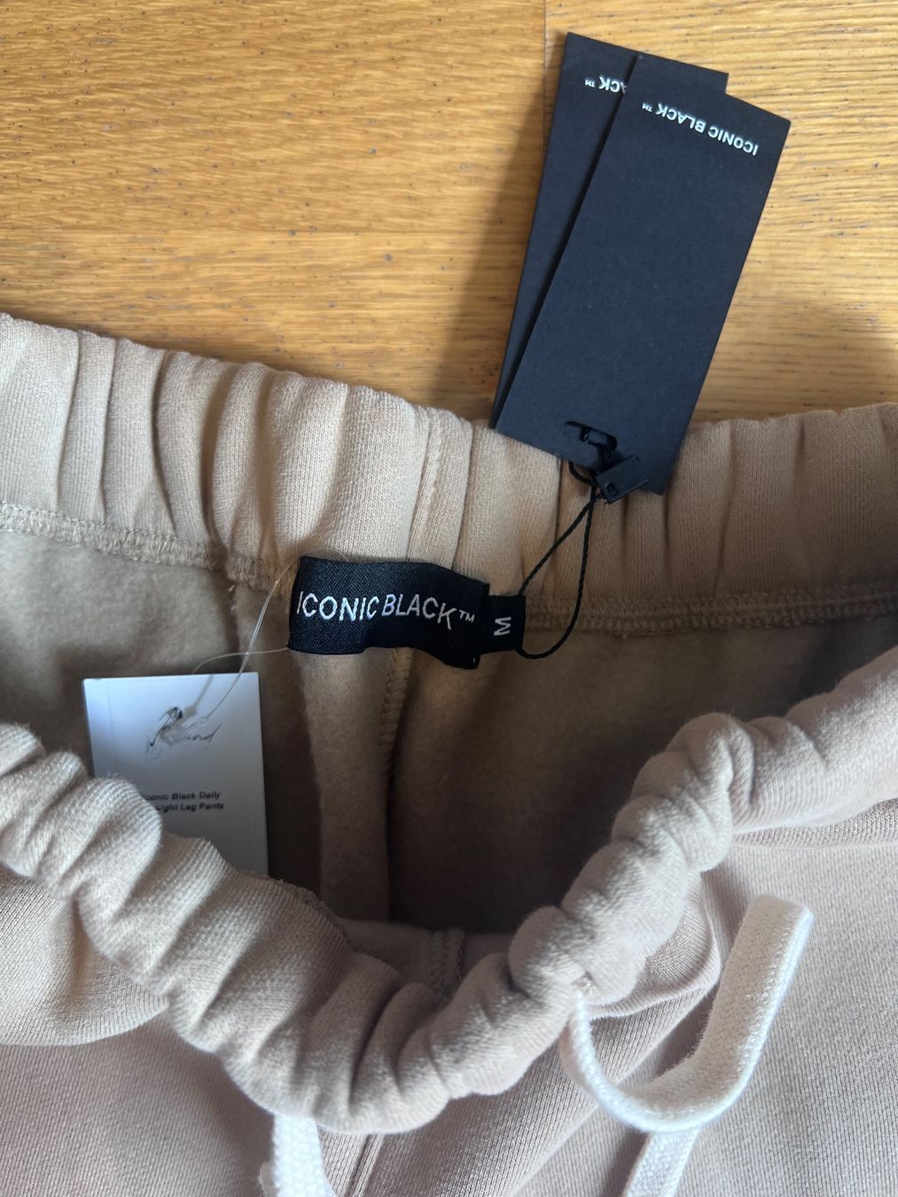 Hosen: Iconic Black Tracksuit Pants – Neu (gemäss Beschreibung) aus Zürich von John_777 2