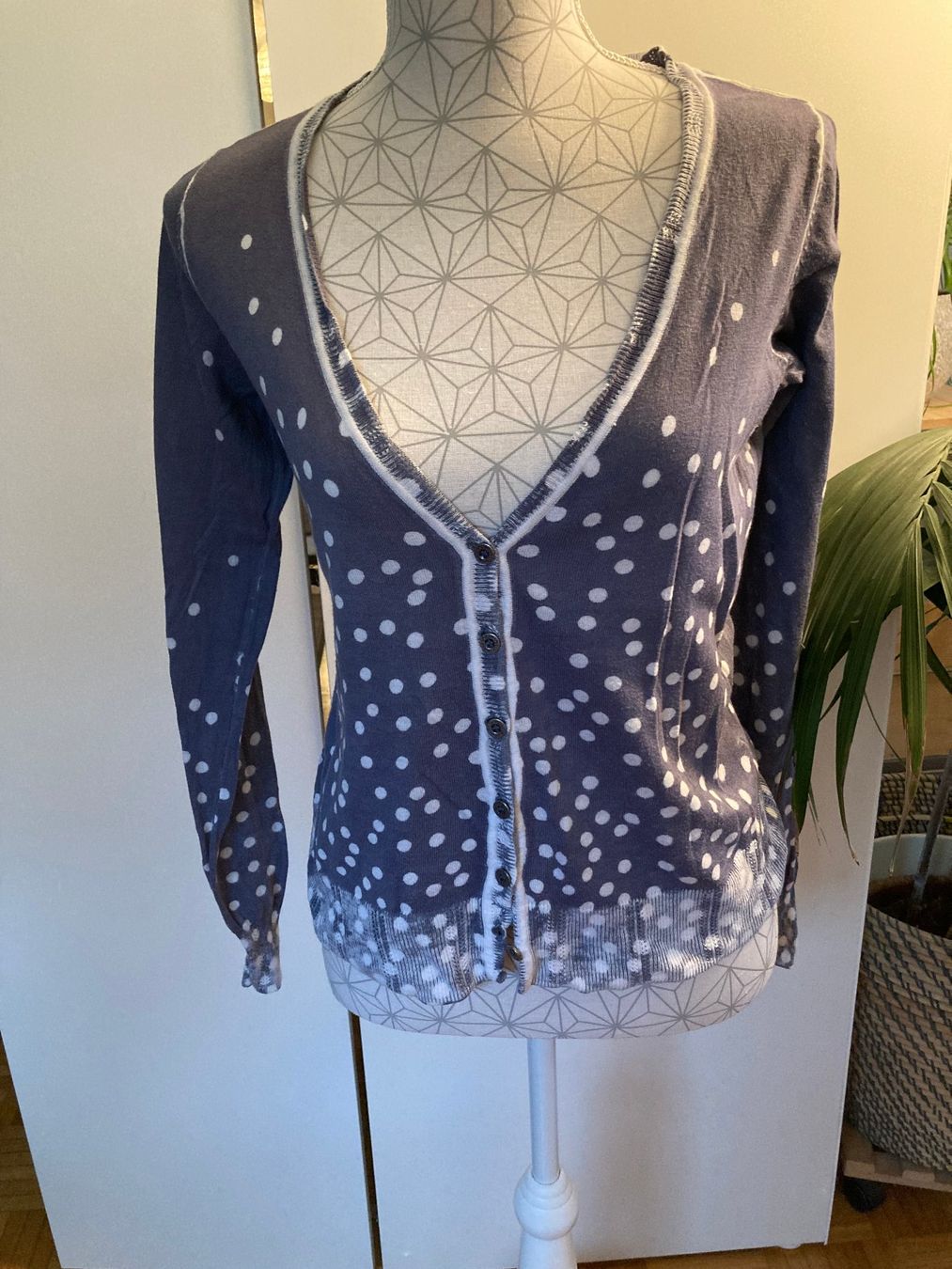 Nile Giacche: Nile Strickjacke mit Pünktchenmuster, Grösse S – Usato da Hombrechtikon venduto da star8888