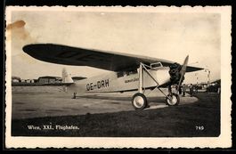 Wien, Einmotoriges Flugzeug auf dem Flug