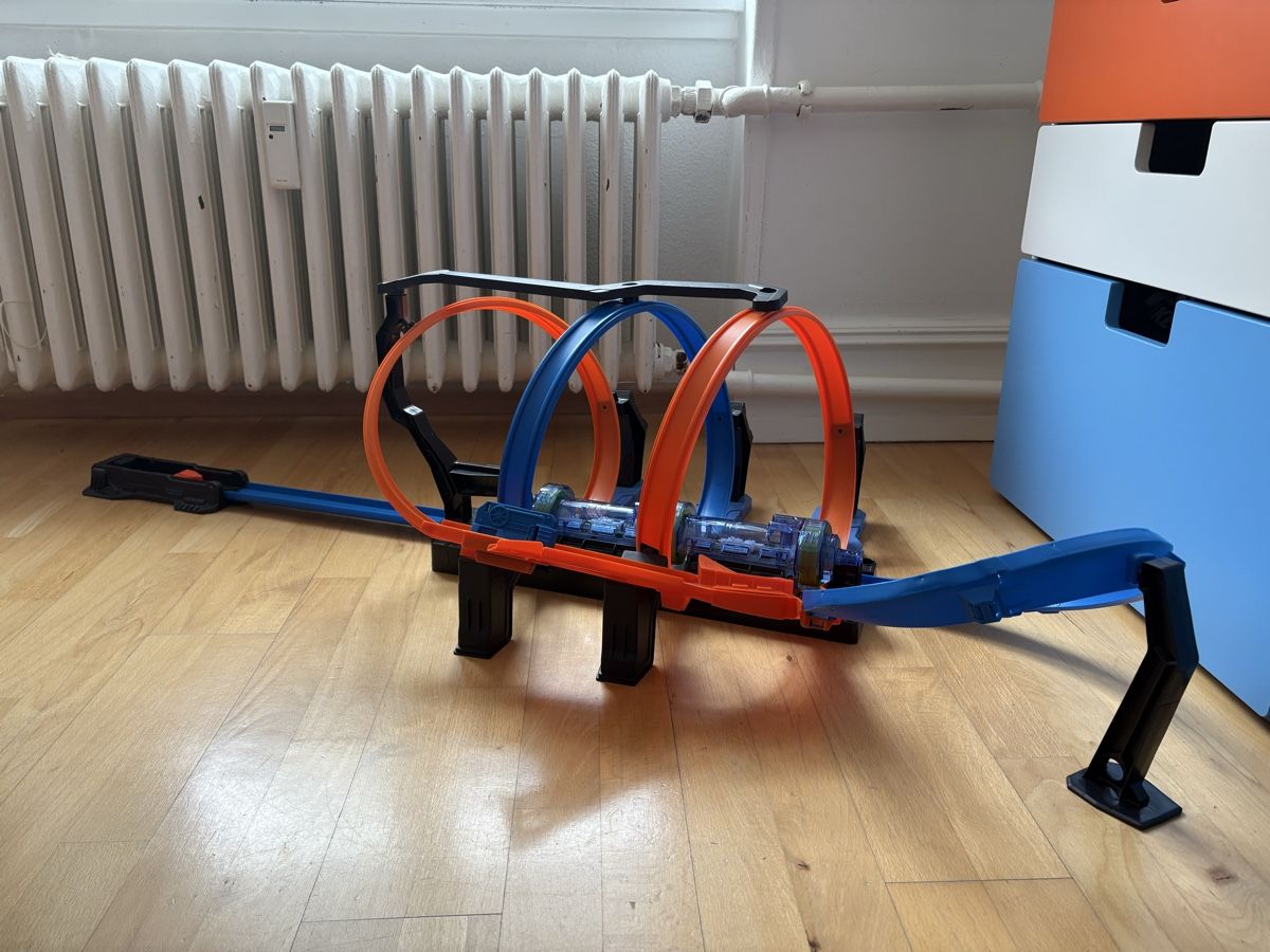 Hot Wheels Piste: HOT WHEELS - Corkscrew crash track set – Usato da Basel venduto da Marlen18