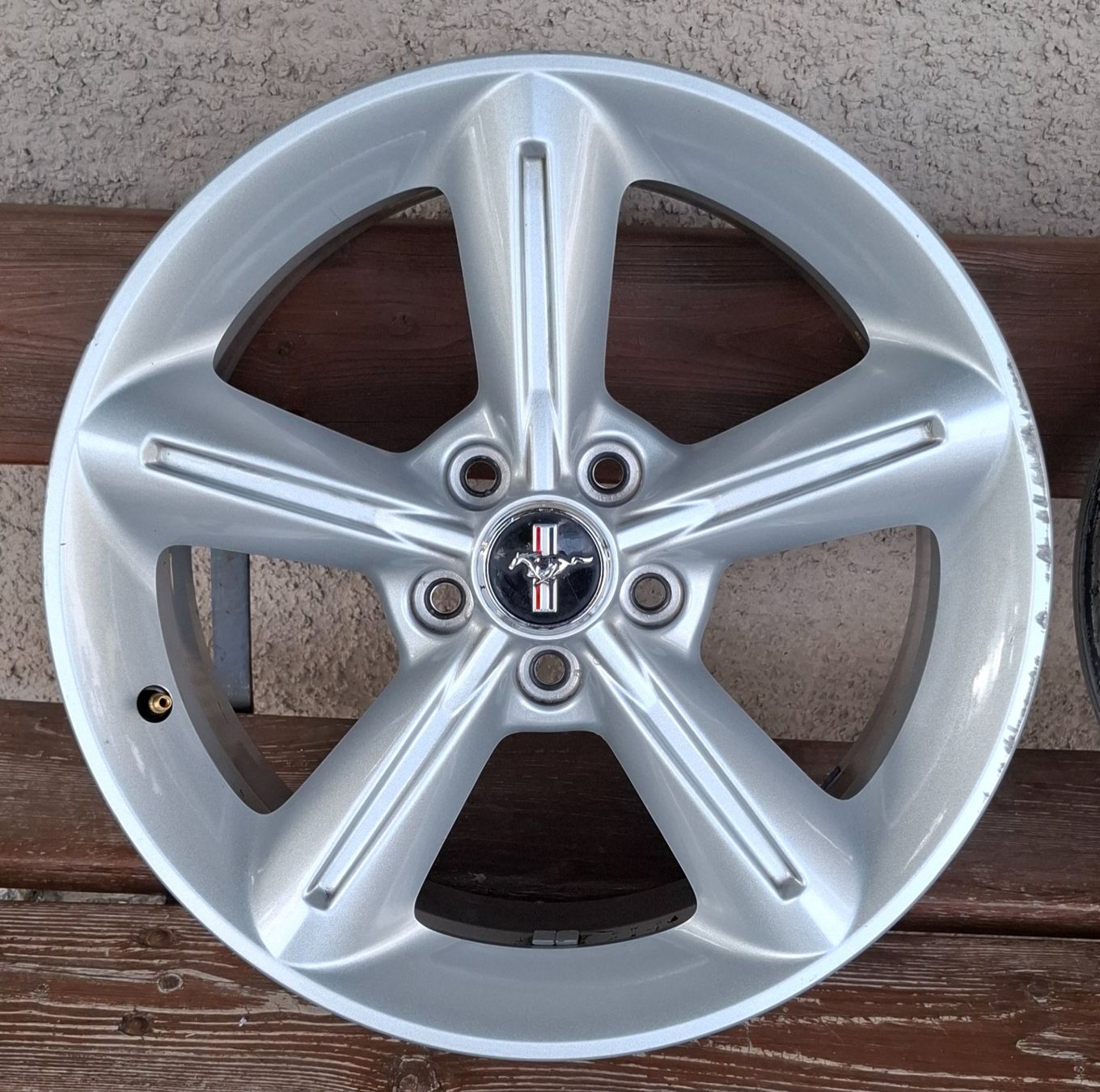 Ford Cerchioni: Cerchi originali Ford Mustang – Usato da Minusio venduto da cip_yby5 3