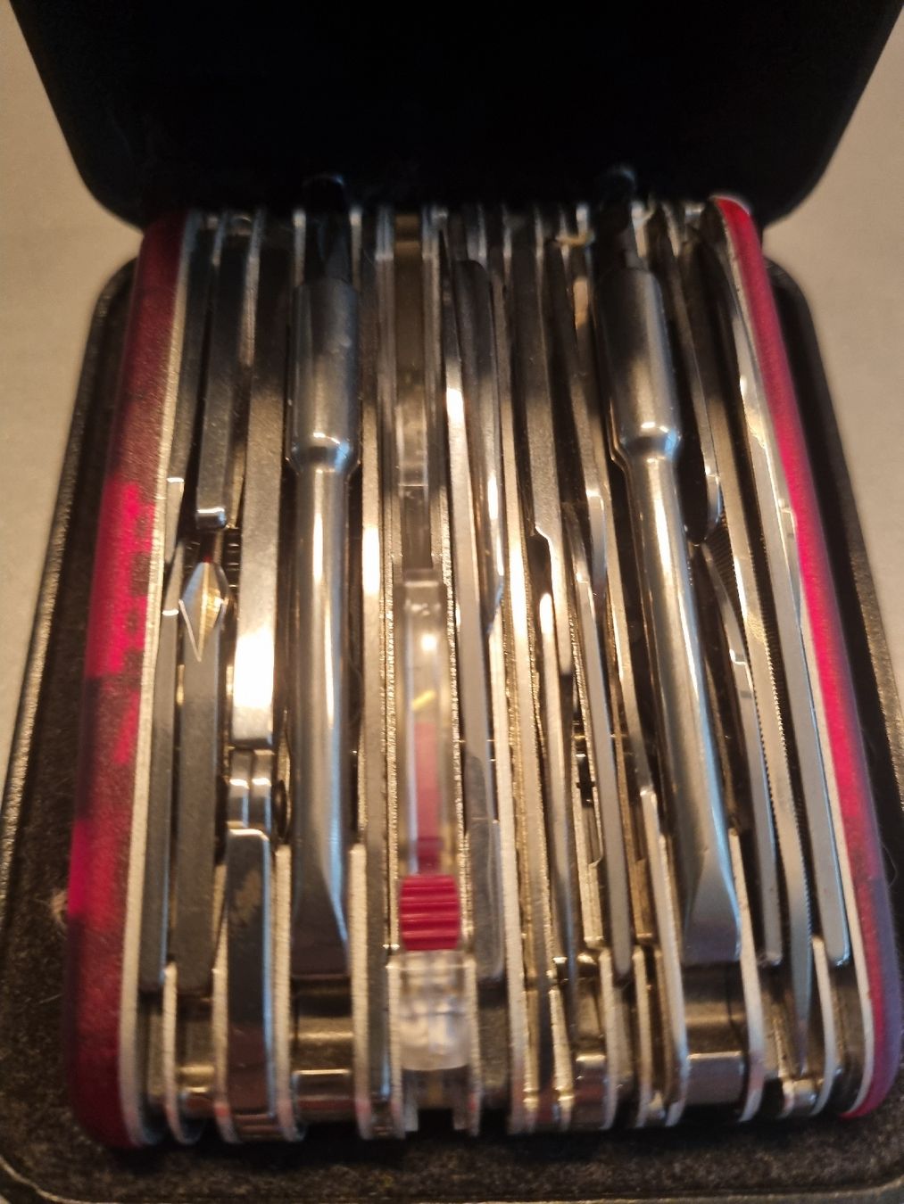 Victorinox Coltelli tascabile: Victorinox Taschenmesser Rot mit Display gebraucht – Nuovo (secondo la descrizione) da Baar venduto da Saegi1 1
