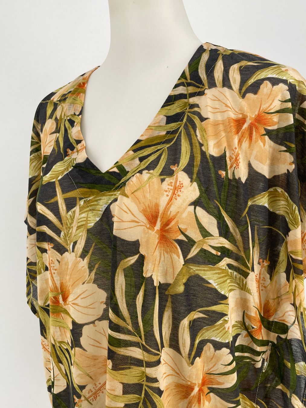 Tuniche: Tunika Strandkleid Blumenmuster Gr. S H&M – Usato da Auenstein venduto da moin. 2
