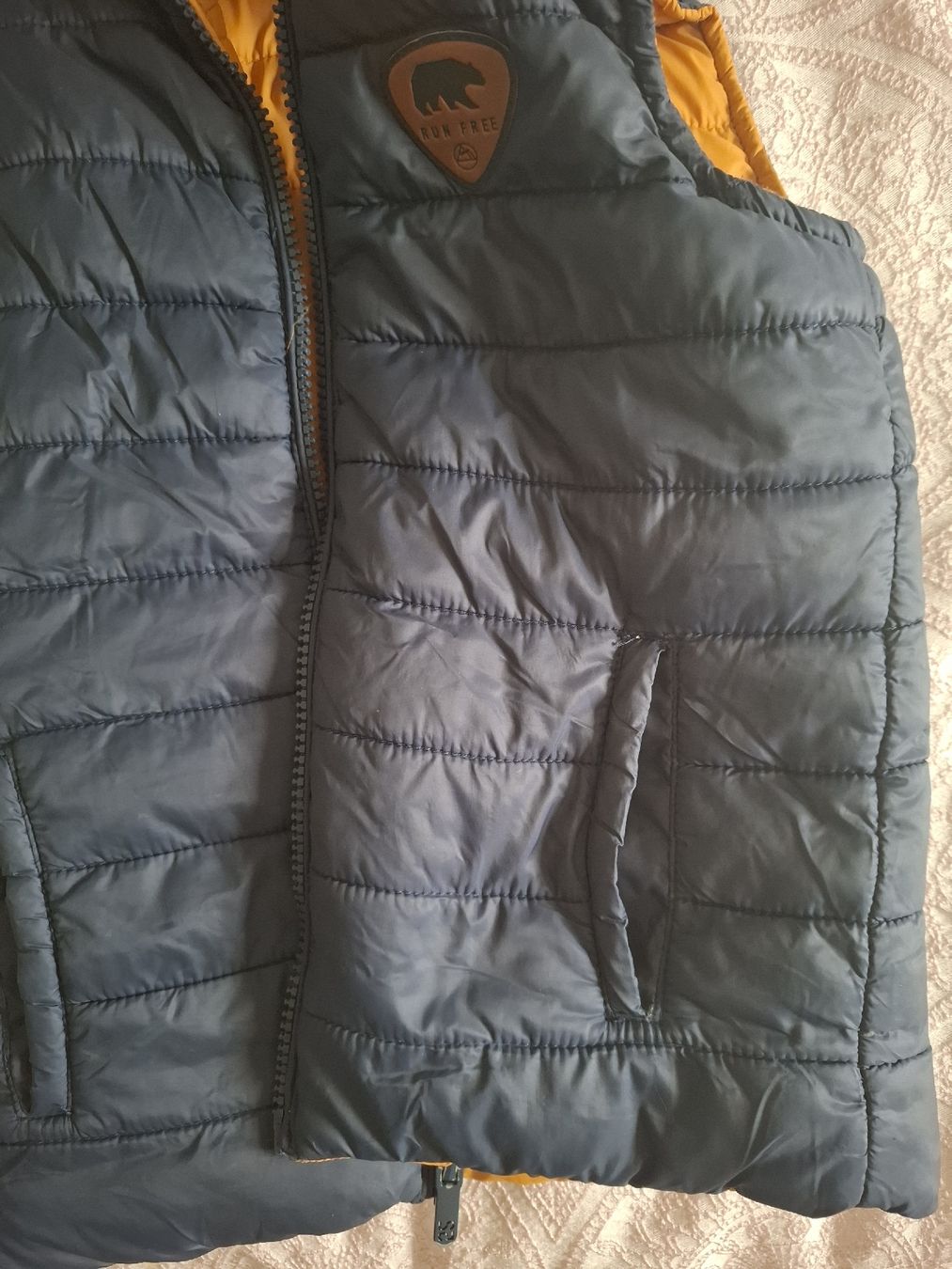 C&A Altro abbigliamento per bambino: 2seitig weste gr 110 – Usato da BALSTHAL venduto da ANNUCCIA_1 3