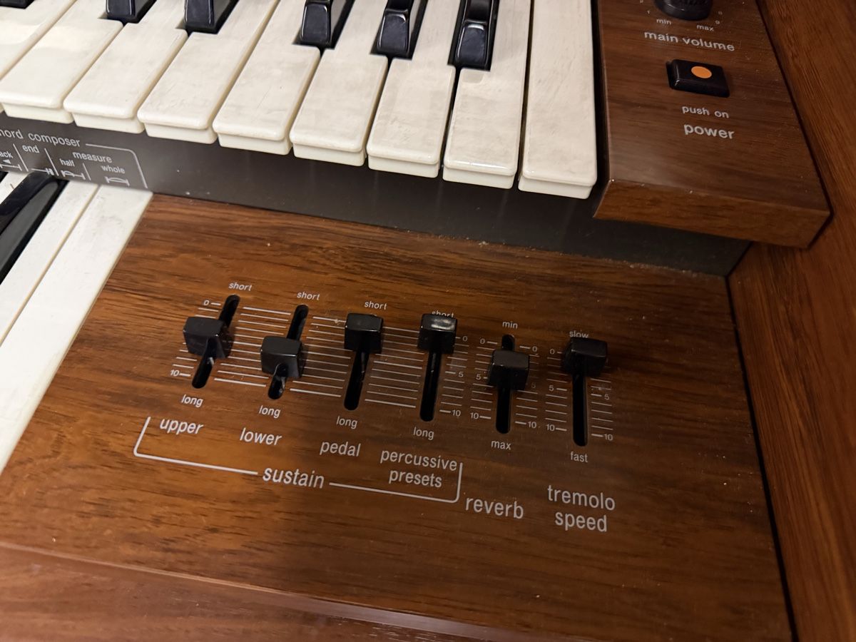 Technics Instruments de musique: Technics Orgel mit Program Chord Computer gebrauchter Zustan – D'occasion à Saas-Balen par lu9_kl2c 3