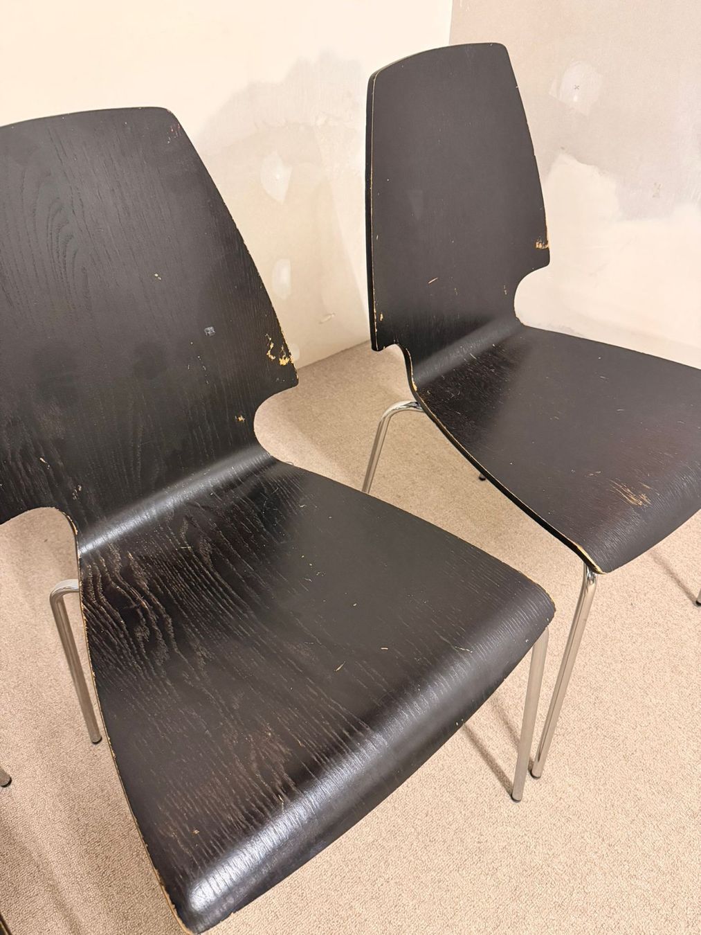 Ikea Chaises: Ikea Vilmar Stuhl in schwarz, stapelbar – D'occasion à Rickenbach ZH par Der-Insider 2